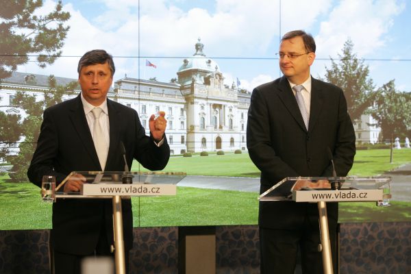 Nečasova vláda s opatřeními té Fischerové nesouhlasí.