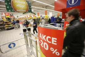 Některé obchodní řetězce letos evidují mírně vyšší tržby. 