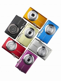 Barevné fotoaparáty nižší třídy jsou ideálním dárkem pro malé fotografy.