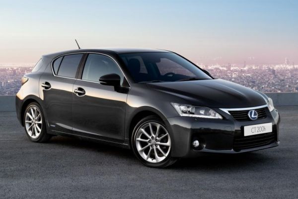 Lexus CT 200h, vůz s hybridním pohonem, jehož česká cena je konkurenceschopná.