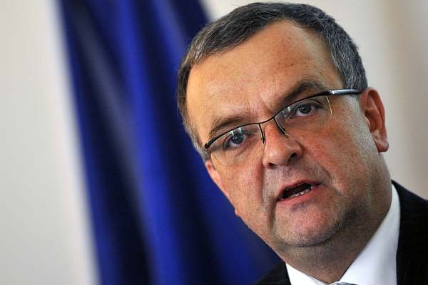Ministr financí Miroslav Kalousek byl šokován finanční negramotností Čechů.