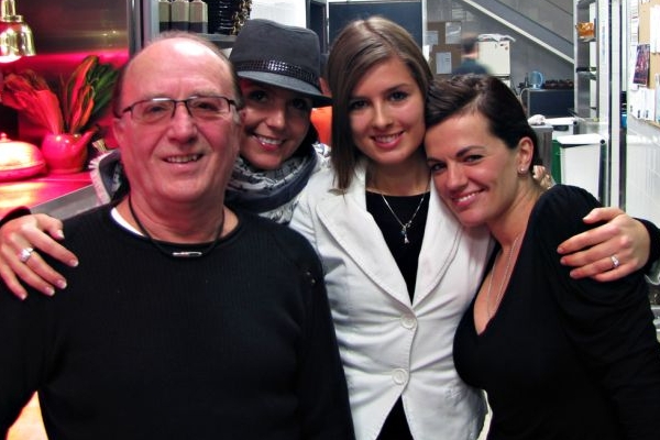 Zleva Petr Janda, Martina Jandová, Eliška a Marta Jandovy.
