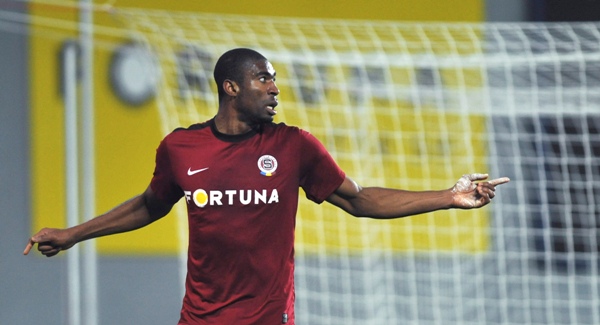 Leonard Kweuke, vytáhlý ostrosřelec pražské Sparty.