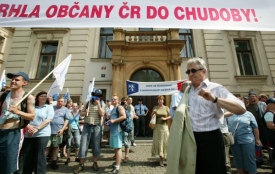 Někdejší odborářský boss na jedné z demonstrací. Dodnes je s odboráři v kontaktu.