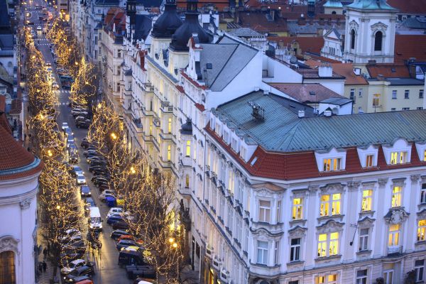 Pařížská ulice patří k nejlukrativnějším lokalitám v Praze. Pařížská ulice patří k nejlukrativnějším lokalitám v Praze.