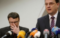 Exministr Pavel Drobil (vlevo) a premiér Petr Nečas.