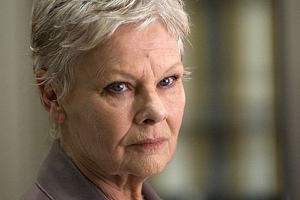 Judi Denchová jako M.