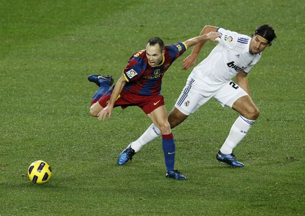 Andrés Iniesta (vlevo). 
