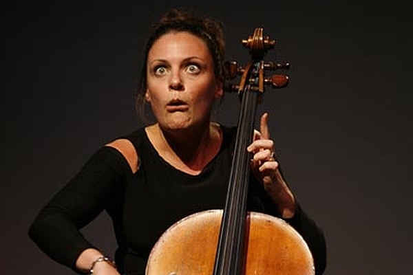 Rebecca Carringtonová.
