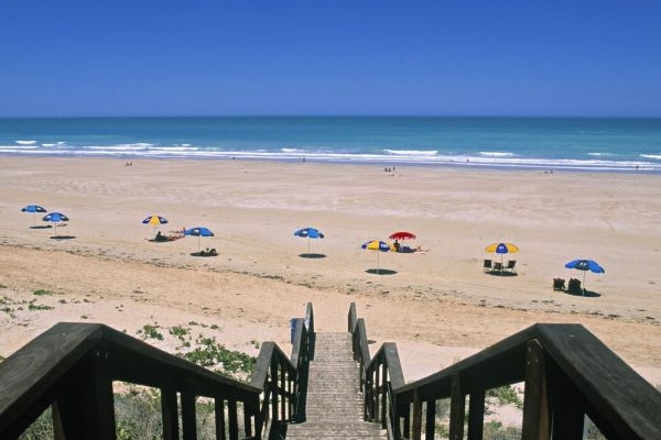 Cable Beach v západní Austrálii.