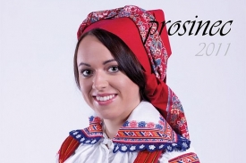 Dívka na prosinec z kalendáře Nové KDU-ČSL. 