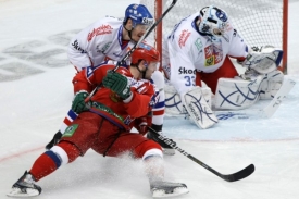 Provokací se tentokrát vyvaroval i Alexander Radulov (v červeném).