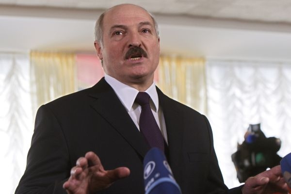 Nikdo asi nepochyboval o tom, že Alexander Lukašenko obhájí prezidentský post v Bělorusku. Nad oponenty má drtivý náskok.