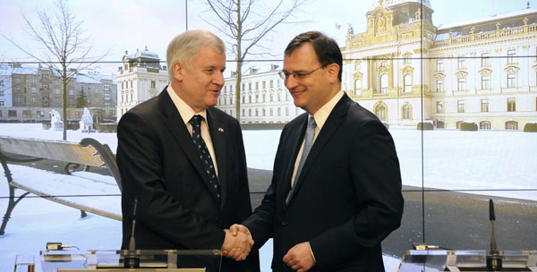 Seehofer přicestoval na historicky první návštěvu bavorského premiéra v Česku.