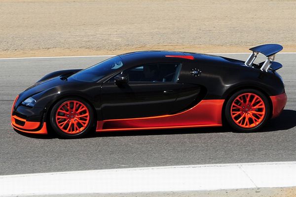 Bugatti Veyron 16.4 Super Sport v akci.