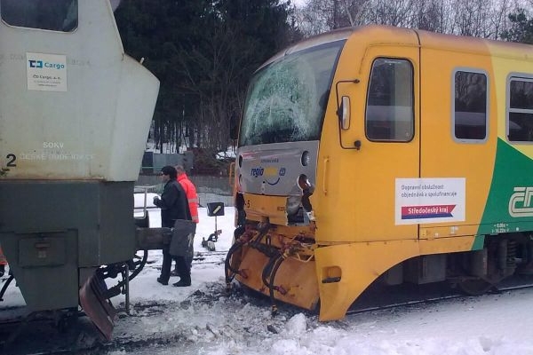 V Česku se od rána staly dvě nehody, které si vyžádaly spoustu zraněných.