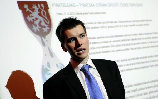 Místopředseda Pirate Party International Jakub Michálek představil stránky PirateLeaks, které by měly zveřejňovat informace z českých úřadů a ministerstev. 