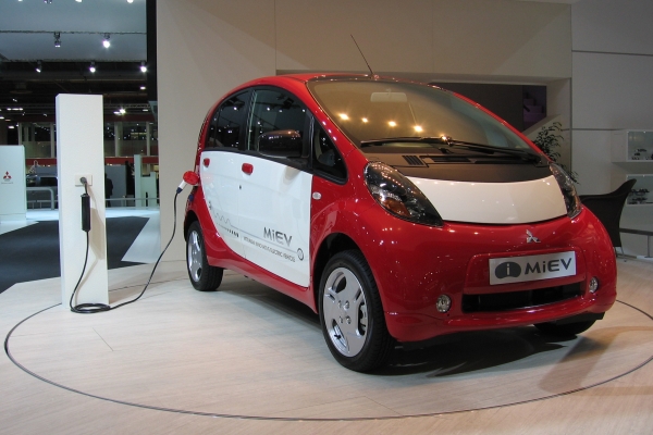 Srovnávací test podstoupil elekromobil Mitsubishi i-MIEV.