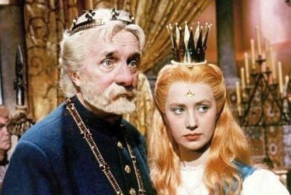 Princezna se zlatou hvězdou na čele.