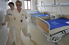 Nemocnic ubyde, budou se slučovat nebo měnit na zařízení dlouhodobé péče.
