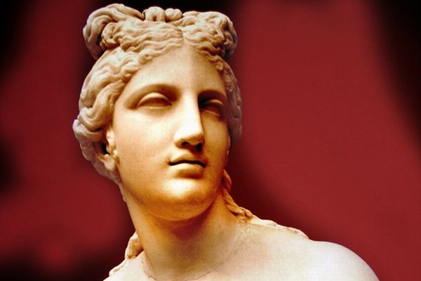 Afrodita zamotala diplomatům hlavu. Afrodita zamotala diplomatům hlavu.