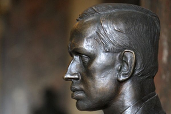 Karel Čapek zemřel na Boží hod roku 1938. Na snímku busta v Národním muzeu. Karel Čapek zemřel na Boží hod roku 1938. Na snímku busta v Národním muzeu.