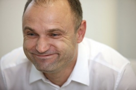 Ochranku přeběhlíkovi přidělil tehdejší ministr vnitra Langer.