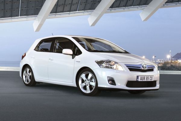 Toyota Auris HSD by měl být jedním z modelů, jímž Toyota chce napravit svou pošramocenou pověst.