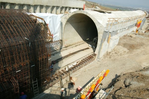 EU již schválila dotace na pět velkých železničních projektů, dohromady přes jedenáct miliard korun (ilustrační foto).