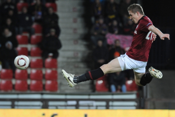 Juraj Kucka v utkání základní skupiny Evropské ligy.