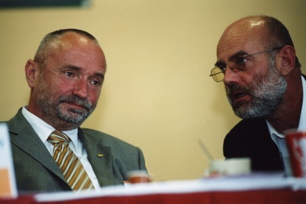 Strana vznikla v okolí Jana Rumla (vpravo).