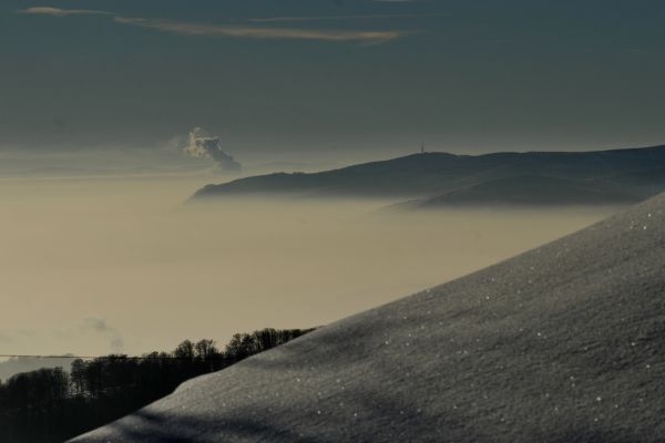 Smog výrazně zhoustl v Podkrušnohorské pánvi.
