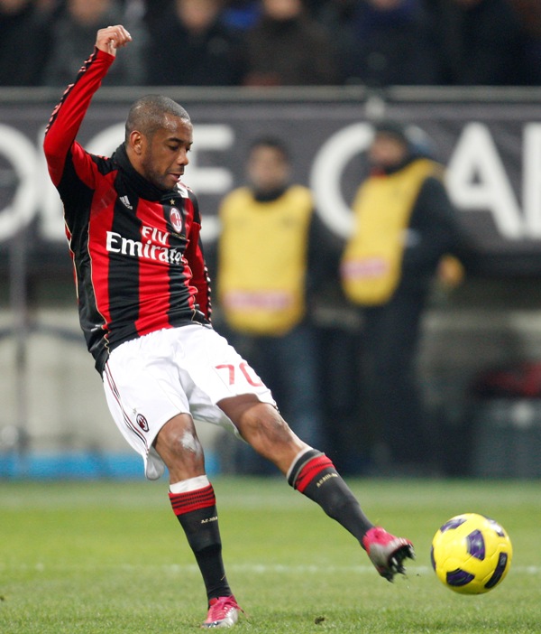 Robinho se zranil o kameru.