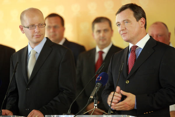 Ze státní pokladny šlo loni nejvíc peněz sociálním demokratům.