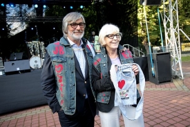 Eva Zaoralová a Jiří Bartoška.