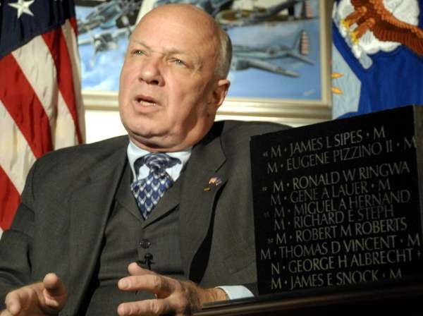 John Wheeler na archivním snímku Pentagonu.