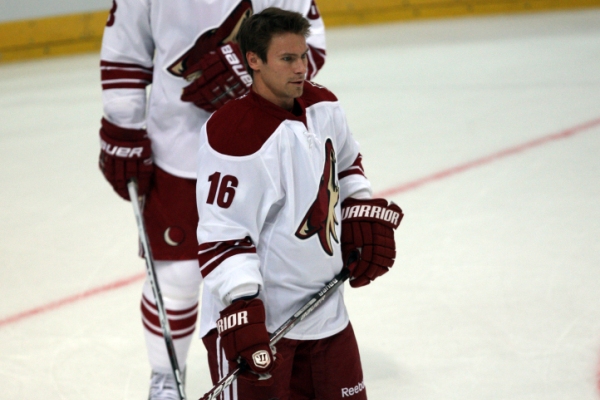 Petr Průcha při utkání NHL v Praze.