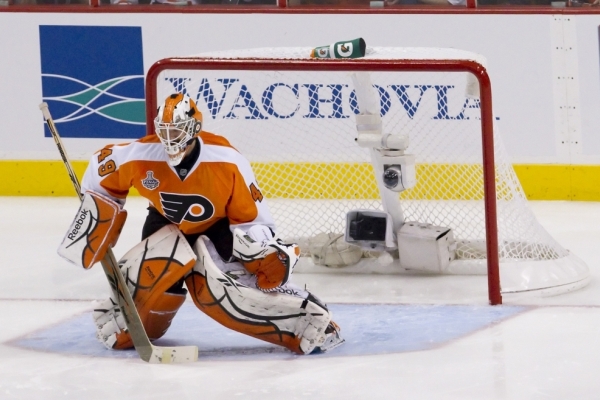 Michael Leighton nemá momentálně v brankovišti Philadelphie místo.