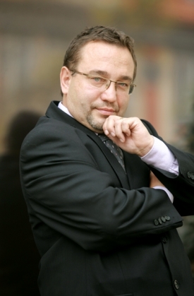 Ministr školství Josef Dobeš.
