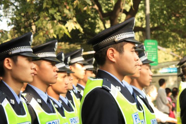 Číňané své policajty nemají rádi.