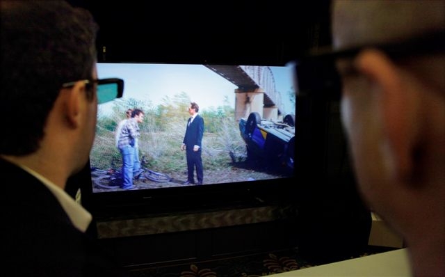 Zatím s brýlemi. Veletrh CES představuje novinky (na snímku domácí kino Mitsubishi 3D HDTV).