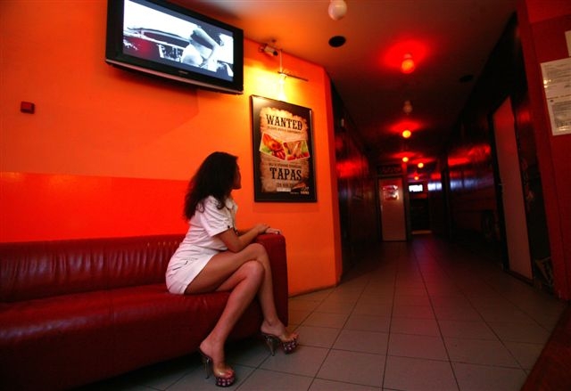 Fotky falešných prostitutek se mohou pěkně prodražit (ilustrační foto).