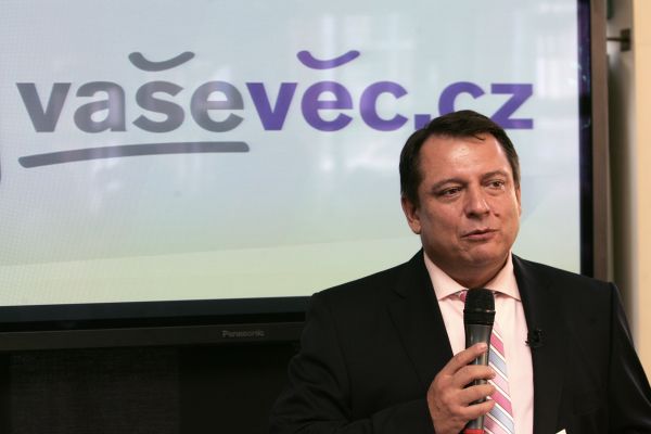 Jiří Paroubek se rozhodl ukončit vydávání svého měsíčníku Trend.