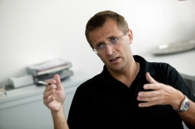 Roman Kumpošt, předchůdce Kateřiny Neumannové, na postu prezidenta organizačního výboru.