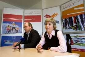 Neumannová sebe samu nazývá "bývalou prezidentkou". 