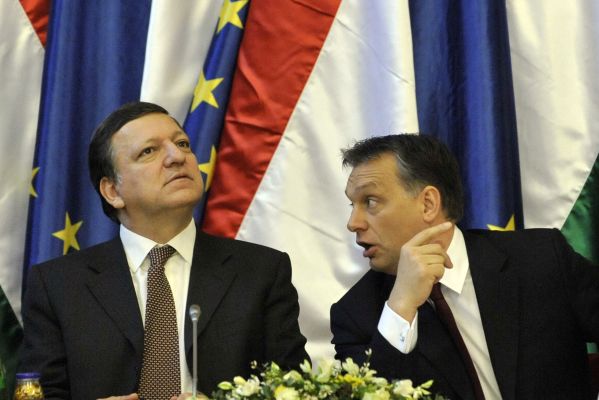 Šéfkomisař Barroso a maďarský premiér Orbán.