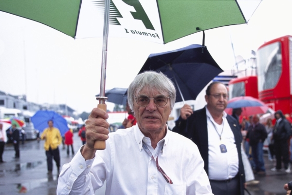 Správce marketingových práv formule 1 Bernie Ecclestone.