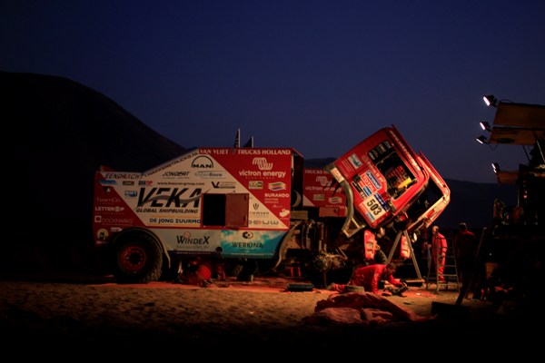 Momentka z Rallye Dakar.