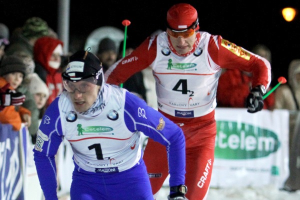Český běžec na lyžích Martin Jakš (vpředu) se po předposlední etapě Tour de Ski posunul na průběžné třetí místo. 