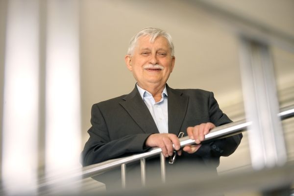 Jiří Dienstbier byl prvním ministrem zahraničí po listopadové revoluci.